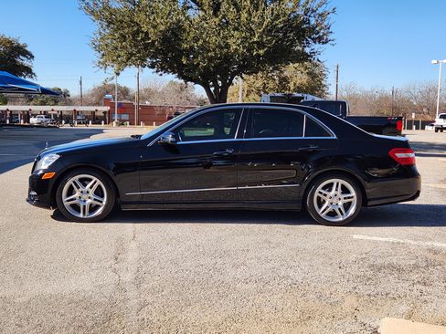 Used 2013 Mercedes-Benz E 350 Sedan image 4