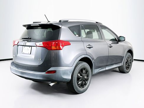 Used 2015 Toyota RAV4 LE image 9