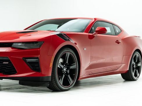 Used 2018 Chevrolet Camaro SS image 9