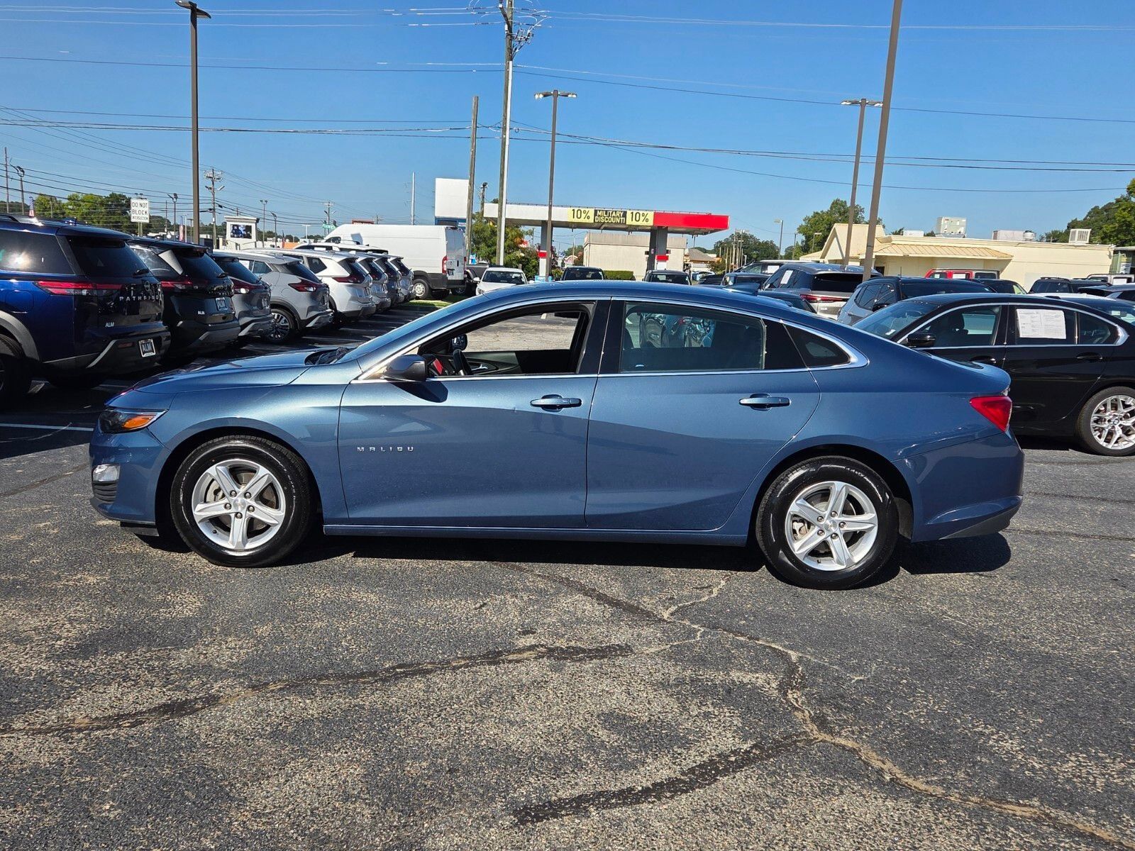 Used 2024 Chevrolet Malibu LT FWD image 4