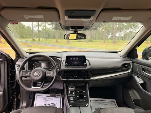 Used 2024 Nissan Rogue SV FWD image 14