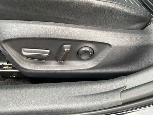 Used 2020 Toyota Camry SE FWD image 25