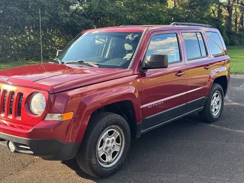 Used 2015 Jeep Patriot Sport w/ Power Value Group image 3