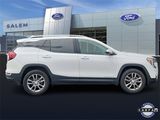 Used 2023 GMC Terrain SLT image 2