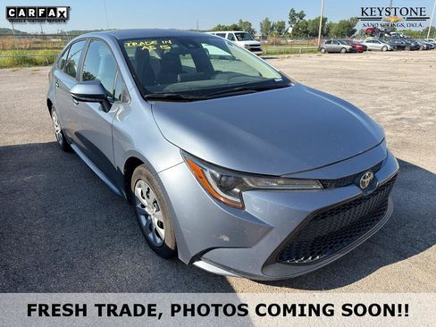 Used 2021 Toyota Corolla LE FWD image 1