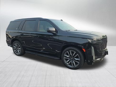 Used 2022 Cadillac Escalade Sport w/ LPO, ONYX Package AWD/4WD image 2