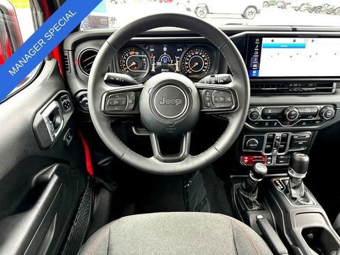 Used 2025 Jeep Wrangler Unlimited Rubicon AWD/4WD image 21