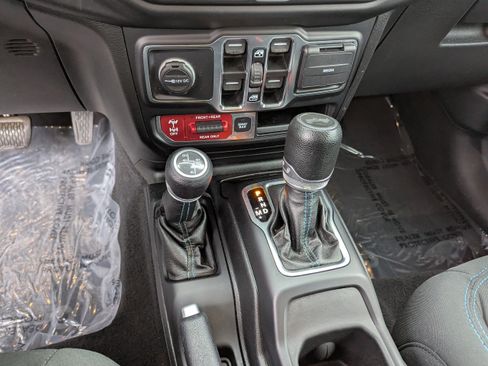 Used 2021 Jeep Wrangler Unlimited Rubicon w/ Cold Weather Group image 25