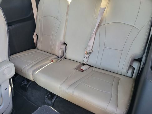 Used 2020 Buick Enclave Essence w/ Sound and Sites Package image 31