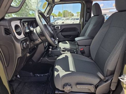 Used 2026 Jeep Wrangler Sport AWD/4WD image 15
