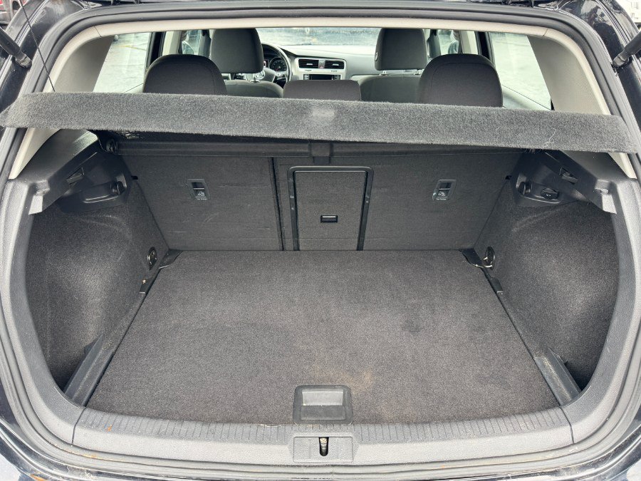 Used 2015 Volkswagen Golf S FWD image 17