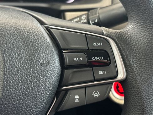 Used 2018 Honda Accord LX image 30