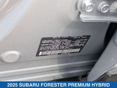 Used 2025 Subaru Forester Premium AWD/4WD image 39