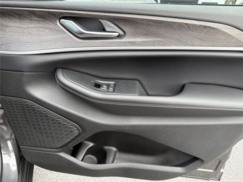 New 2025 Jeep Grand Cherokee Limited image 15