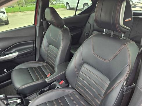 Used 2020 Nissan Kicks SR w/ SR Premium Package FWD image 25