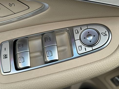 Used 2022 Mercedes-Benz GLC 300 GLC 300 image 15