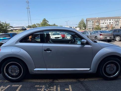 Used 2015 Volkswagen Beetle 1.8T Classic FWD image 14