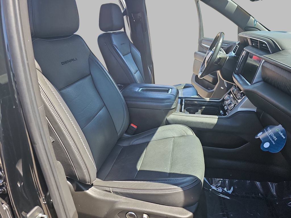 Certified 2021 GMC Yukon XL Denali w/ Denali Premium Package AWD/4WD image 13