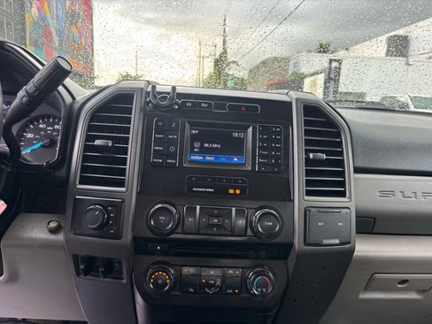 Used 2018 Ford F550 4x4 Crew Cab Super Duty image 17