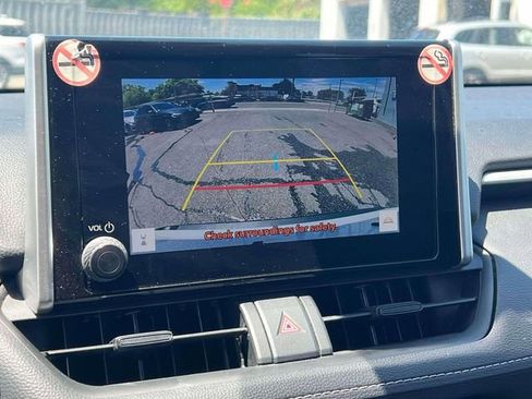 Used 2024 Toyota RAV4 XLE FWD image 41