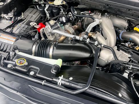 Used 2025 Ford F250 Lariat w/ Chrome Package image 29