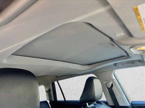 Certified 2024 Toyota Highlander XLE image 24