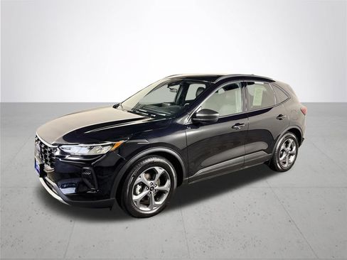 Used 2025 Ford Escape ST-Line FWD image 2
