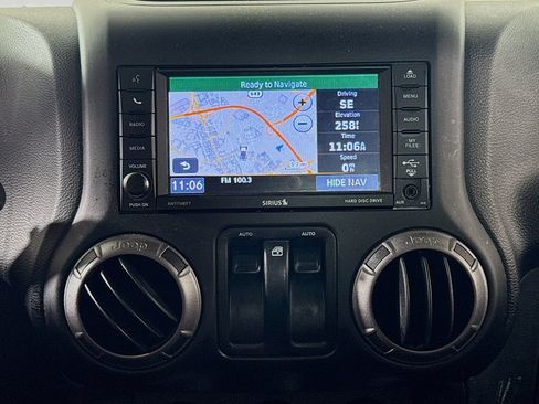 Used 2018 Jeep Wrangler Sport AWD/4WD image 13