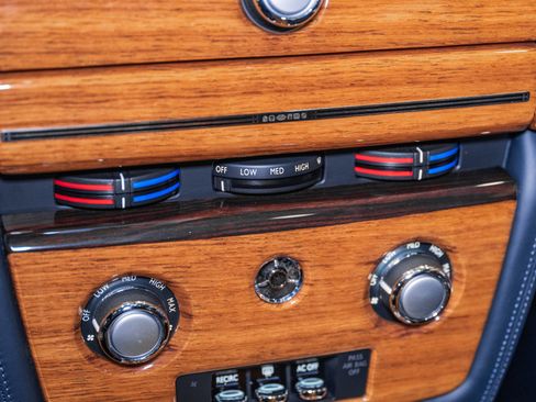 Used 2011 Rolls-Royce Phantom Sedan RWD image 64