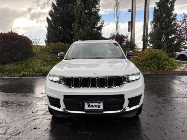 Used 2023 Jeep Grand Cherokee L Laredo AWD/4WD image 2