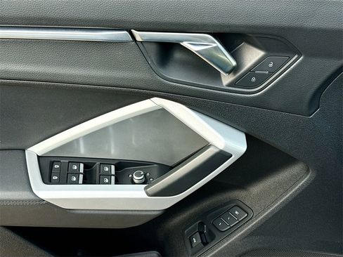 Used 2023 Audi Q3 2.0T Premium Plus w/ Premium Plus Package image 18