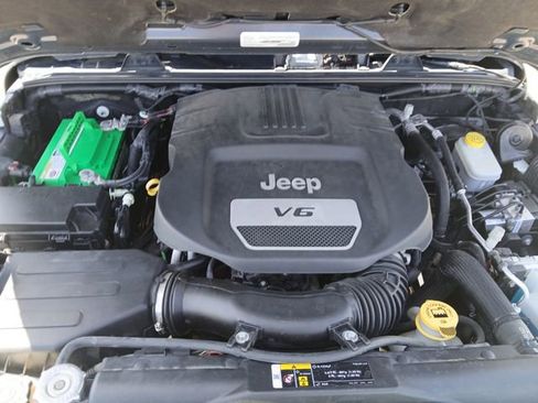 Used 2018 Jeep Wrangler Rubicon w/ Power Convenience Group AWD/4WD image 31