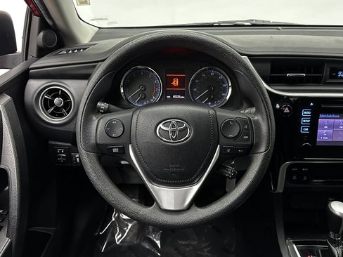 Used 2019 Toyota Corolla LE image 22