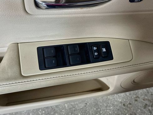Used 2014 Lexus ES 350 w/ Luxury Package FWD image 17