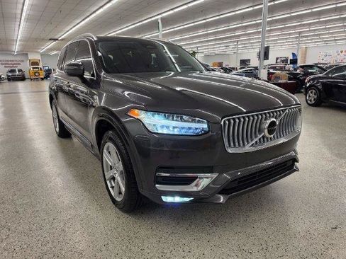 Used 2024 Volvo XC90 B5 Core AWD/4WD image 4