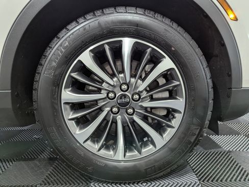 Used 2023 Lincoln Nautilus AWD w/ Premium Package image 6