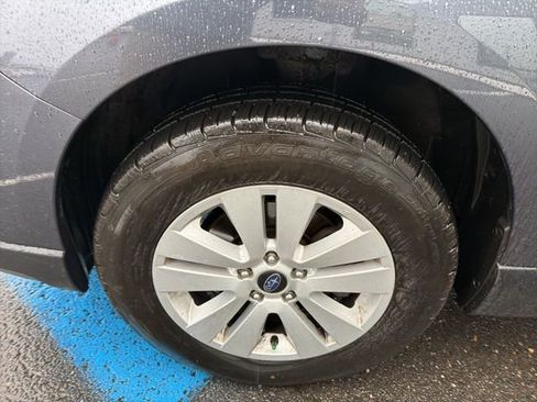 Used 2017 Subaru Outback 2.5i Premium image 18