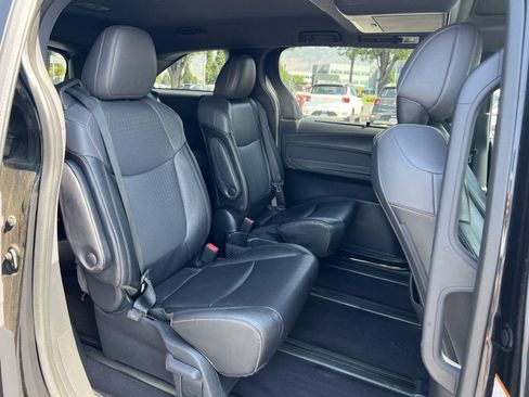 Used 2023 Toyota Sienna XLE Woodland Edition AWD/4WD image 25