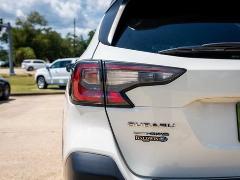 Used 2021 Subaru Outback Premium AWD/4WD image 16