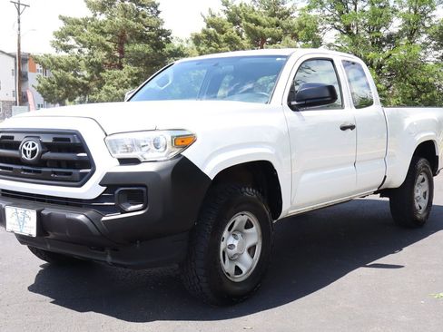 Used 2016 Toyota Tacoma SR AWD/4WD image 12