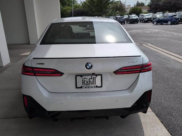 New 2027 BMW 530i xDrive w/ M Sport Package AWD/4WD image 4