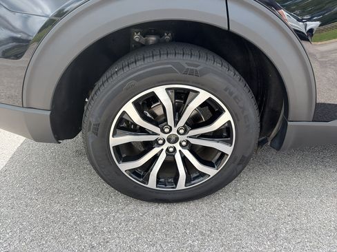 Certified 2022 Ford Explorer ST-Line AWD/4WD image 11
