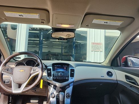 Used 2014 Chevrolet Cruze LT FWD image 20