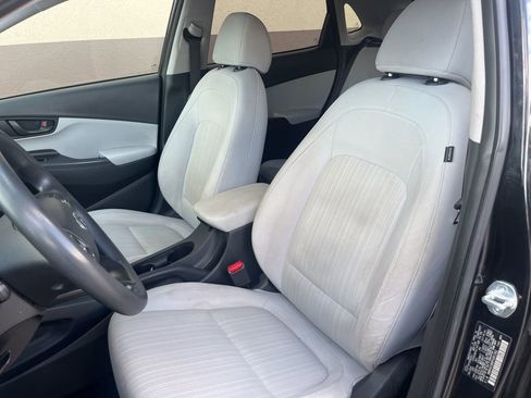 Certified 2023 Hyundai Kona SEL image 32