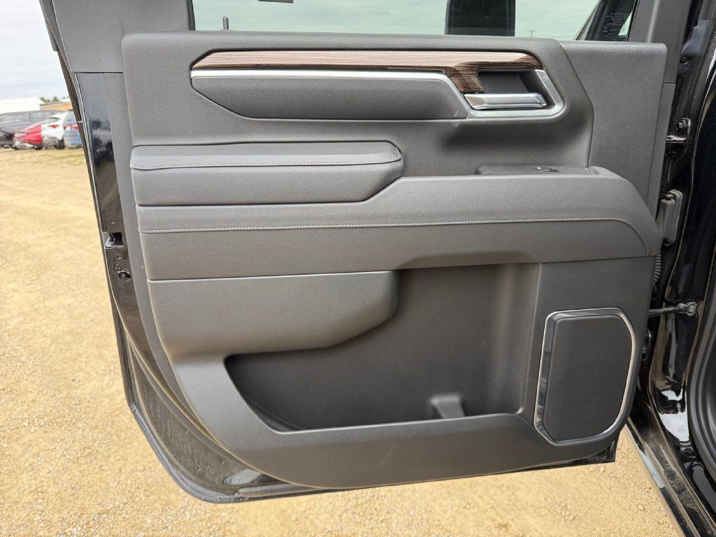 Used 2025 Chevrolet Silverado 2500 LT w/ Trail Boss Package AWD/4WD image 34