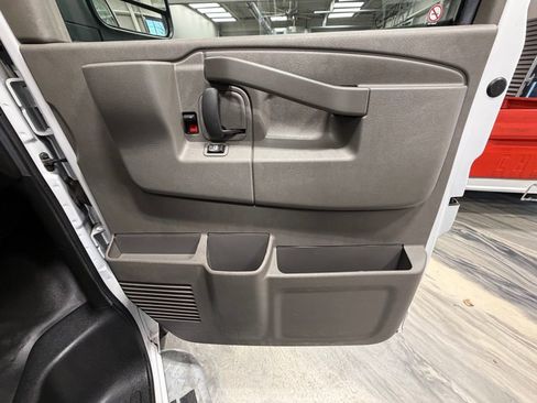 Used 2022 Chevrolet Express 2500 w/ Driver Convenience Package image 28