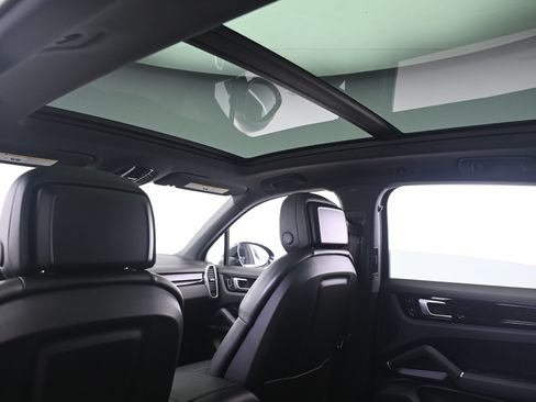 Certified 2020 Porsche Cayenne AWD/4WD image 25