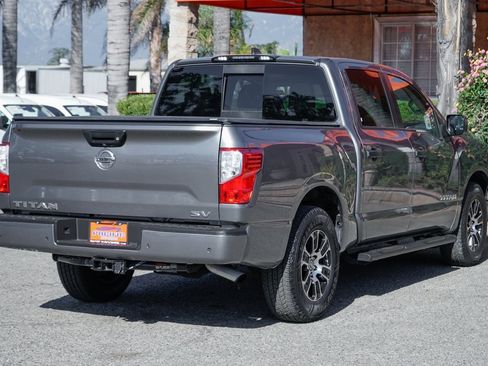 Used 2022 Nissan Titan SV image 10