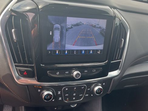 Used 2021 Chevrolet Traverse Premier AWD/4WD image 11