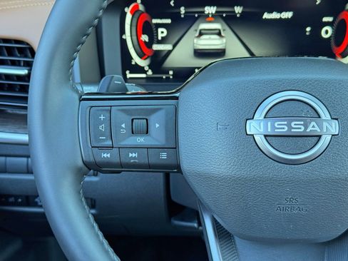 Used 2025 Nissan Rogue Platinum FWD image 20